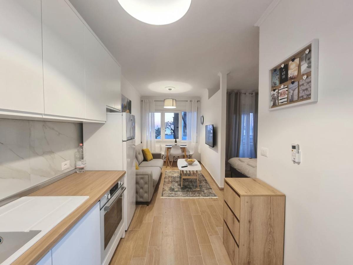 Hana Seaview Apartment Golem  Bagian luar foto