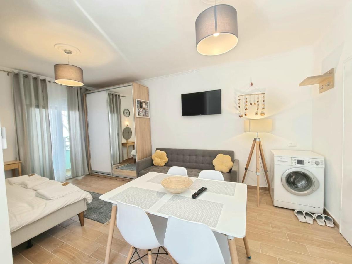 Hana Seaview Apartment Golem  Bagian luar foto